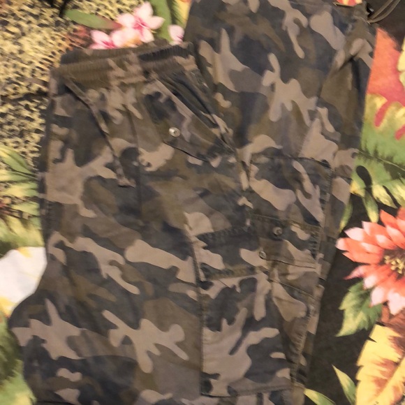 Camo Cargo Pants - Picture 3 of 7